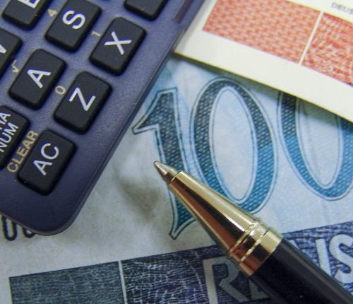 Gastos com saúde e educação caem 3,1% em 2017