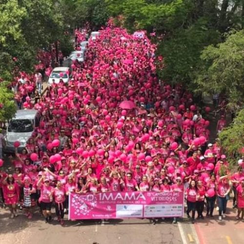 Caminhada das Vitoriosas colore de rosa as ruas e alerta para a prevenção do câncer de mama