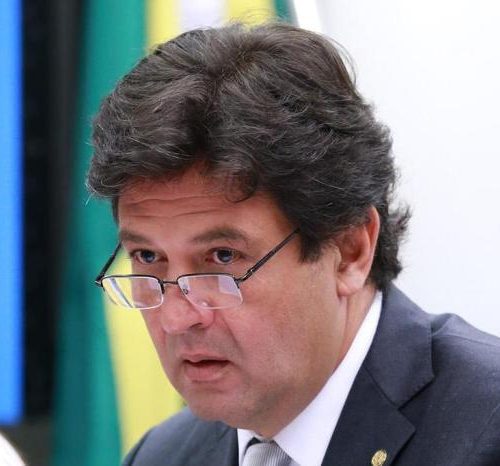 Mandetta pode ser ministro da Saúde, diz Bolsonaro