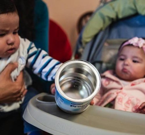 Leites especiais fornecidos pelo Estado estão em falta no Rio Grande do Sul