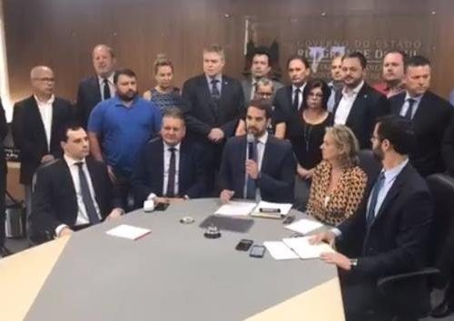 Leite assina seis decretos para maior controle das despesas do Rio Grande do Sul