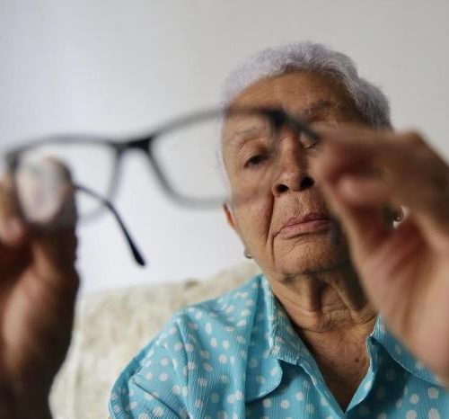 Fila para consulta com oftalmologista pelo SUS tem mais de 11 mil pessoas em Porto Alegre