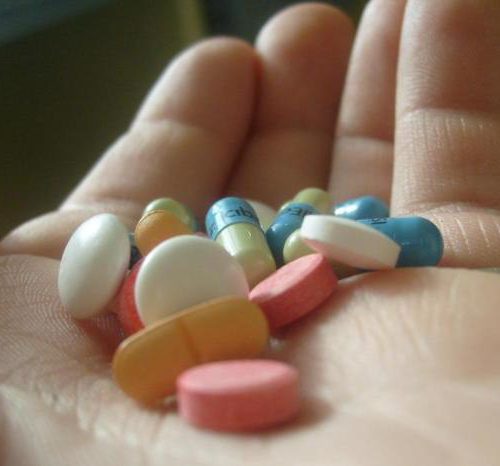 Quase 80% dos brasileiros se automedicam, diz Datafolha