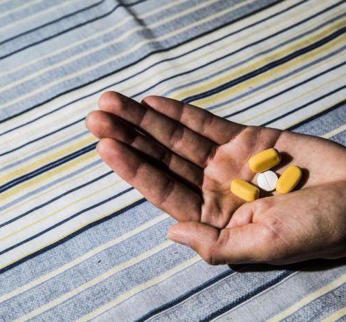 Anvisa orienta pessoas para não pararem de usar remédios contra hipertensão de lotes recolhidos