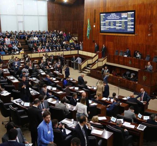 Reajuste de 3,4% no salário mínimo regional do RS é aprovado na Assembleia