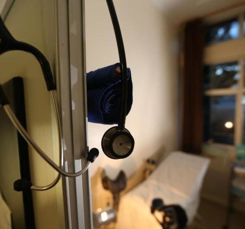 Pacientes do SUS que solicitaram exames ou consultas antes de 2017 devem procurar unidades de saúde