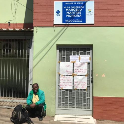 Mobilização de funcionários deixa 67 postos de saúde sem atendimento em Porto Alegre