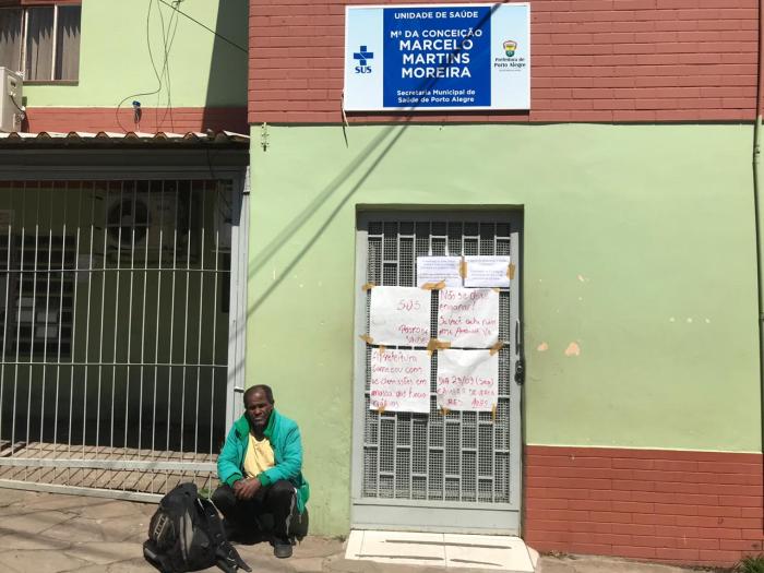 25386134 (1) Mobilização de funcionários deixa 67 postos de saúde sem atendimento em Porto Alegre