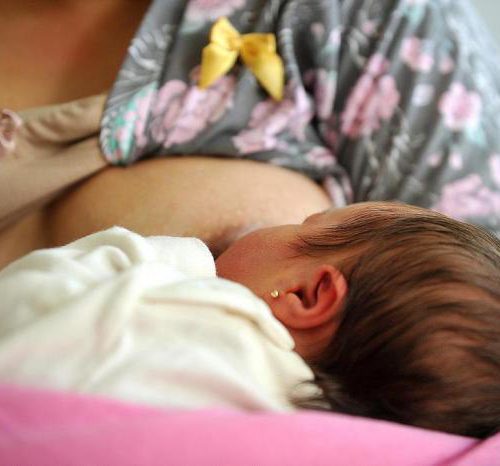 Grupo Hospitalar Conceição decide que lactantes com mais de seis meses de amamentação podem voltar ao trabalho