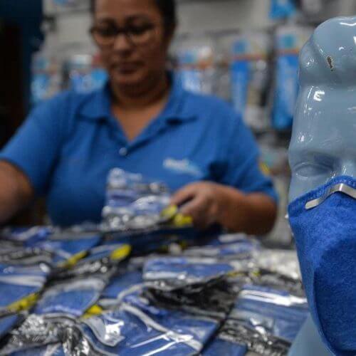 Ministério se reúne com associação e pode confiscar máscaras