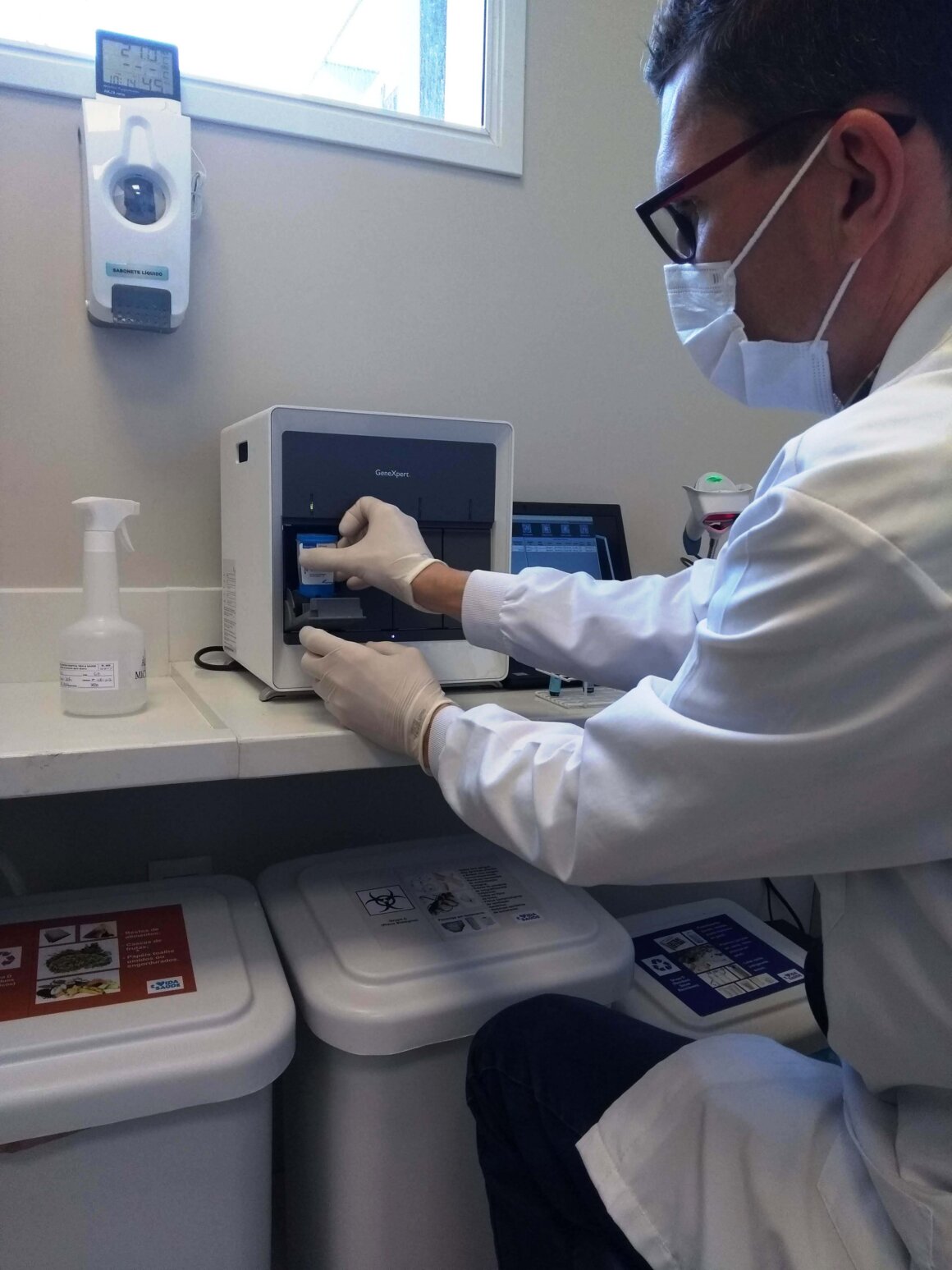 Laboratório do Hospital Vida e Saúde adquire novo equipamento e garante agilidade no diagnóstico da COVID-19