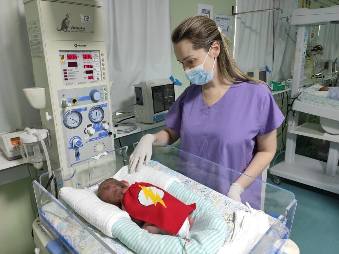 Hospital Santo Ângelo: Pequenos super-heróis da UTI Neonatal