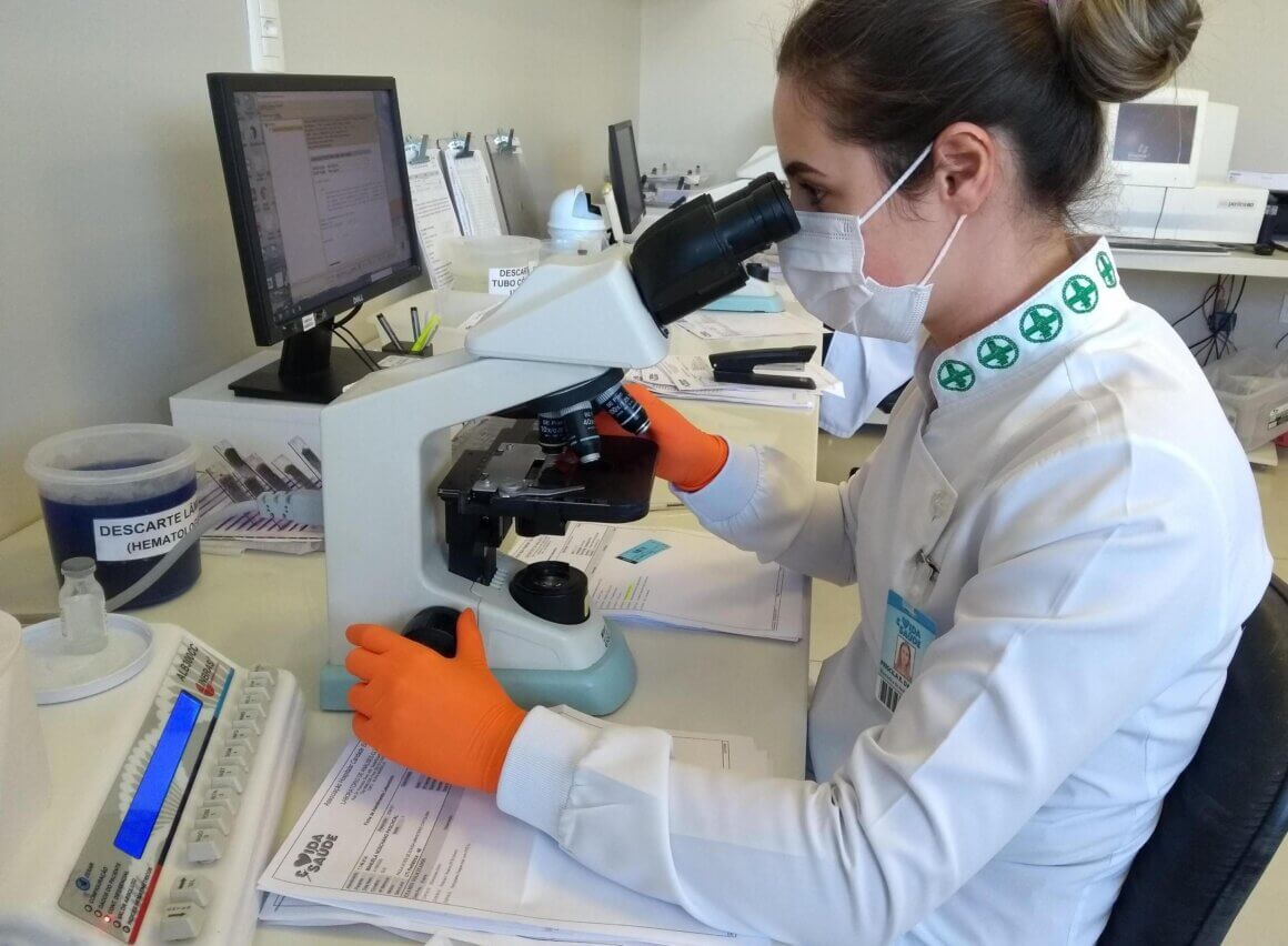 Laboratório de Análises Clínicas do Hospital Vida e Saúde celebra dois anos de funcionamento