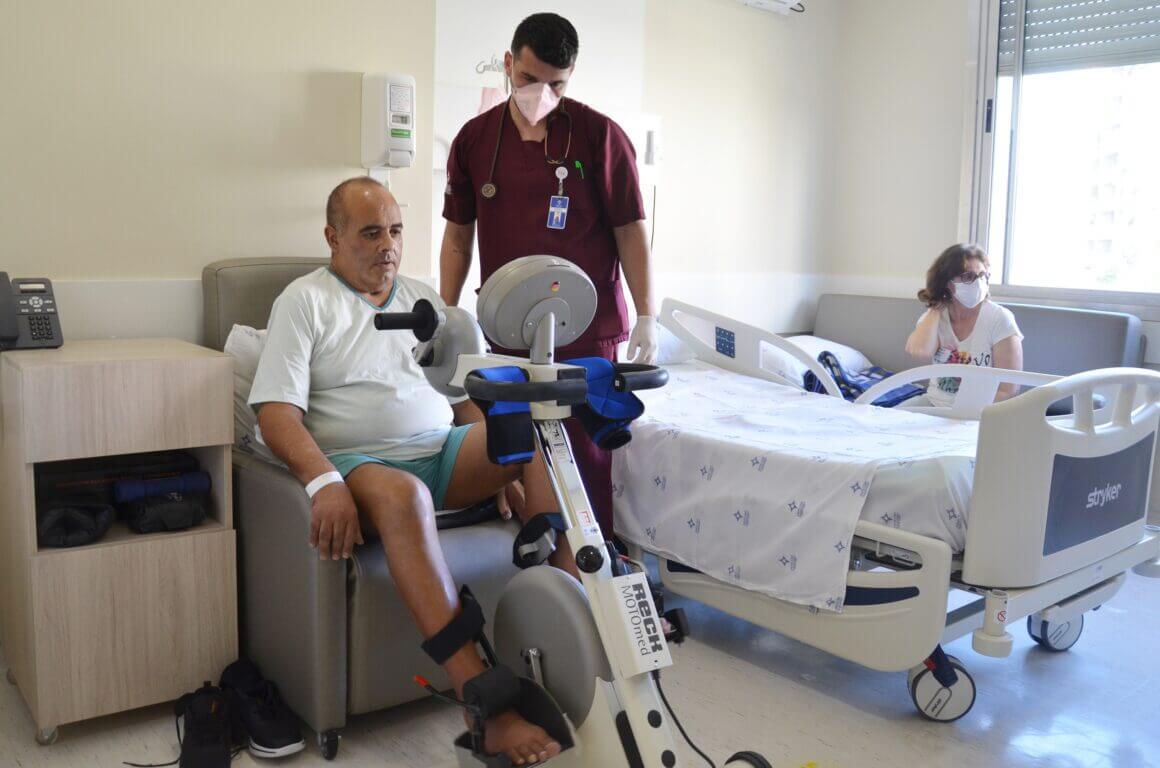 02-fisio-rob (002) Paciente pós-Covid recebe alta após intenso tratamento com fisioterapia robótica