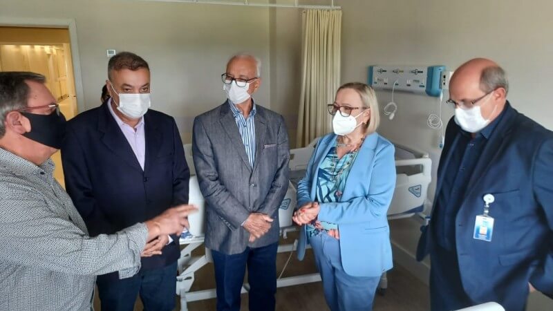 14171604_205126_GD Secretária Arita Bergmann visita Hospital de São Jerônimo, beneficiado com R$ 8 milhões do programa Avançar