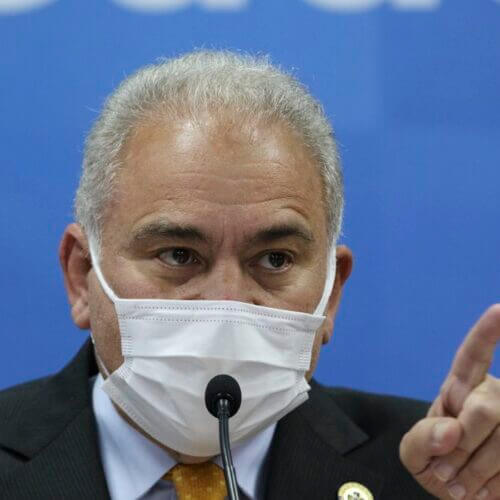 Ministro da Saúde alerta que país não atingiu pico da variante Ômicron