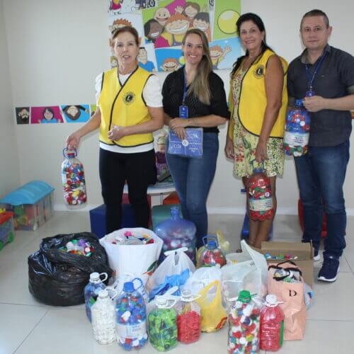 Lions Clube doa material para o Projeto Bem na Tampa do HSC